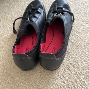 Ecco walkers worn once